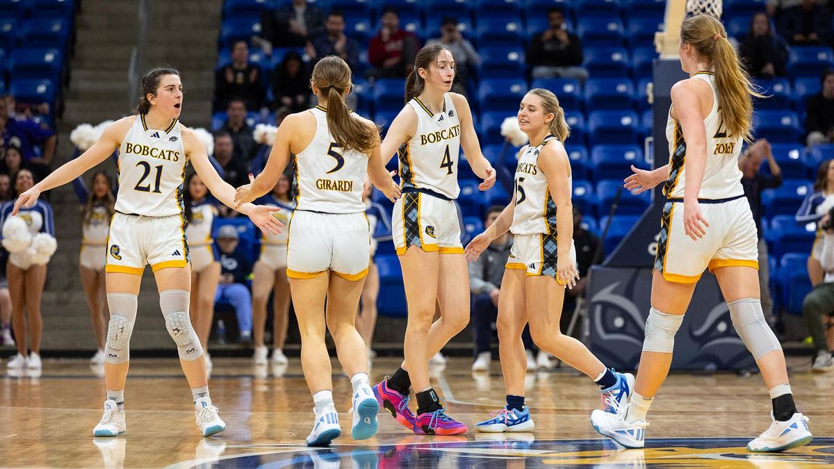 College of Charleston Cougars at Quinnipiac Bobcats Womens Basketball