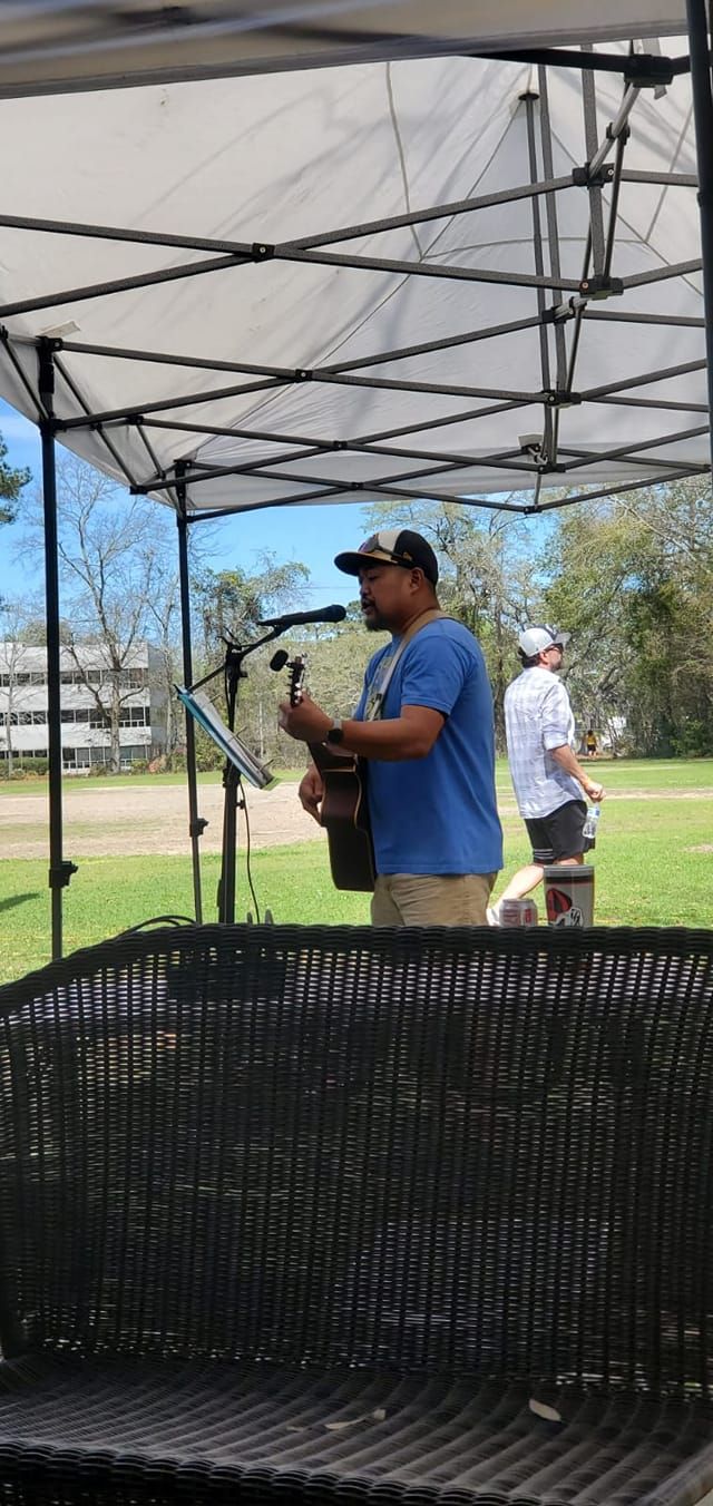 Rich Lorenzo @ The Carolina Coonhound Rescue Oyster Roast!