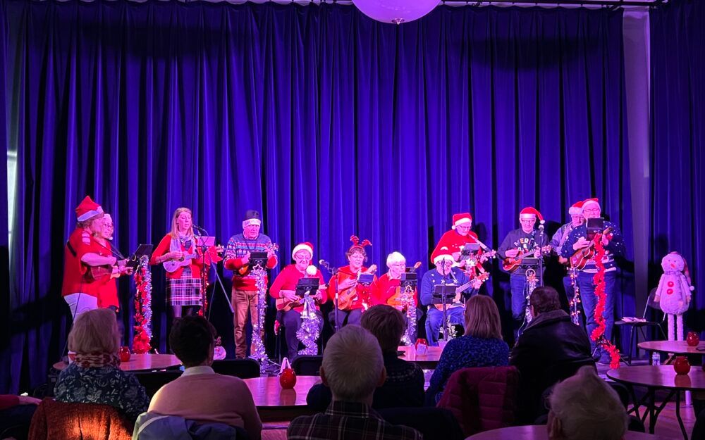 A Ukulele Christmas with the D\u2019Ukes of Scarth