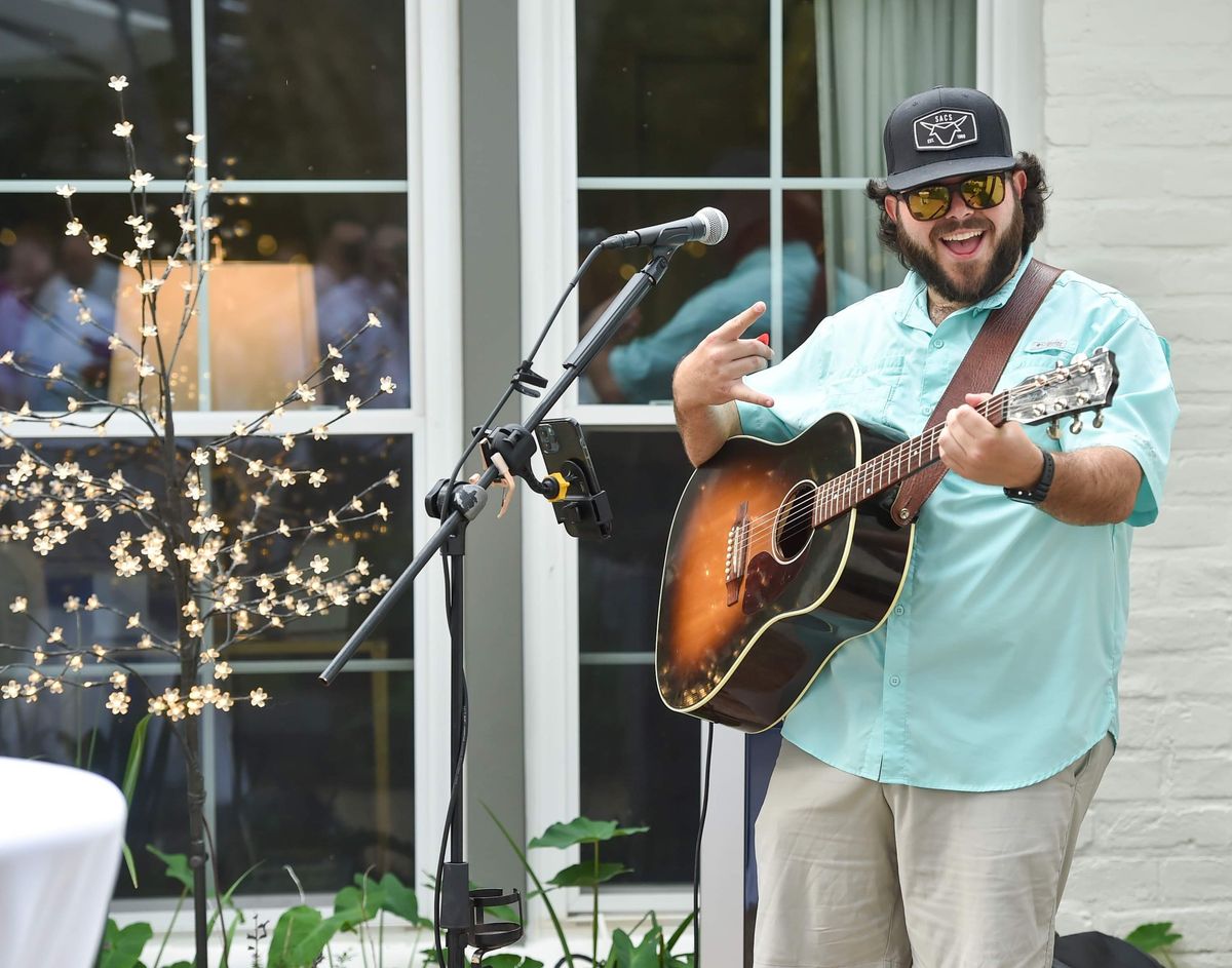 DustinLeeGuedry @ Yum\u2019s Cafe **Sunday fun day**