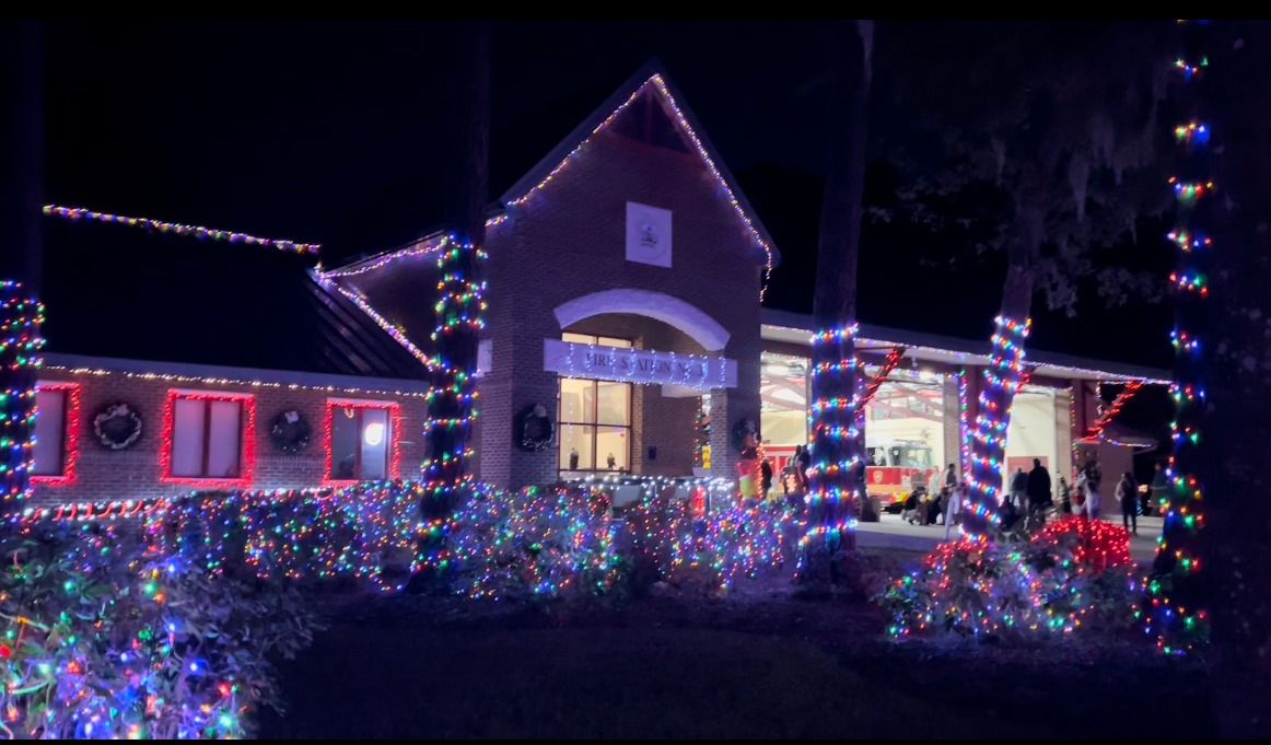 Holiday Station Lighting 