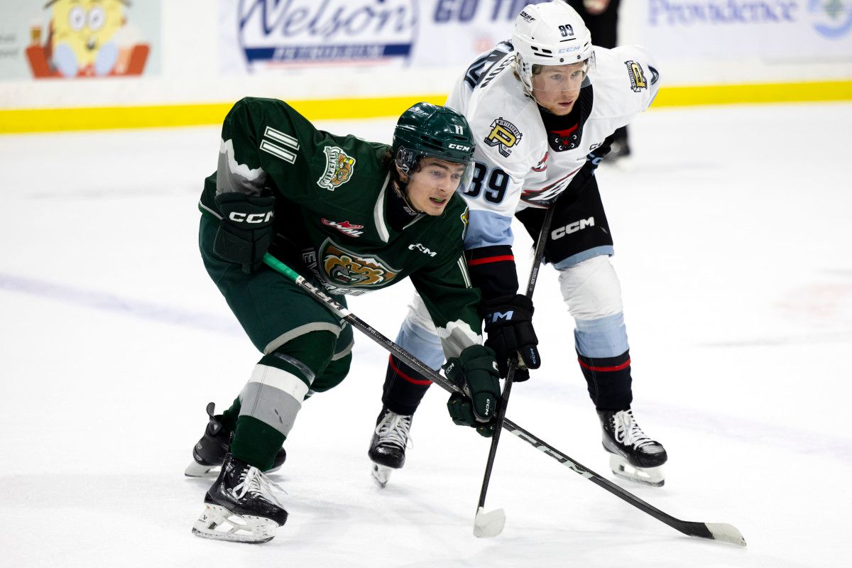 Everett Silvertips at Portland Winterhawks