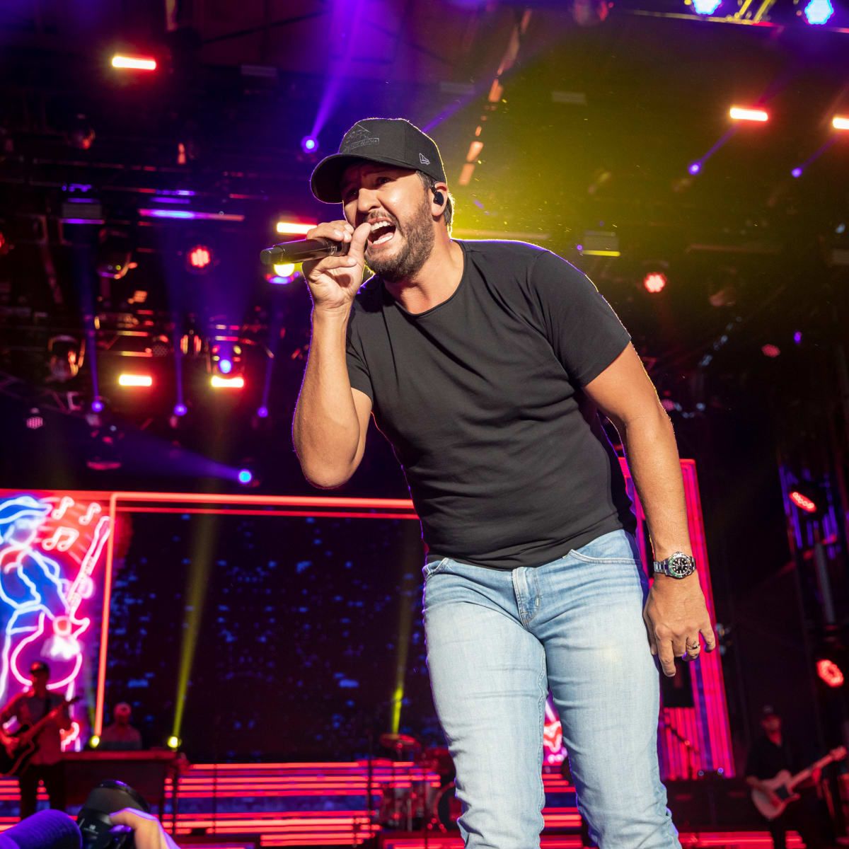 Luke Bryan at Nebraskaland Grounds - Wild West Arena