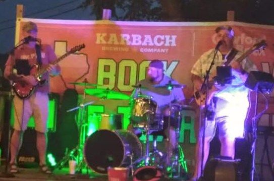 Gruene Texas, Pizza & Music....... 