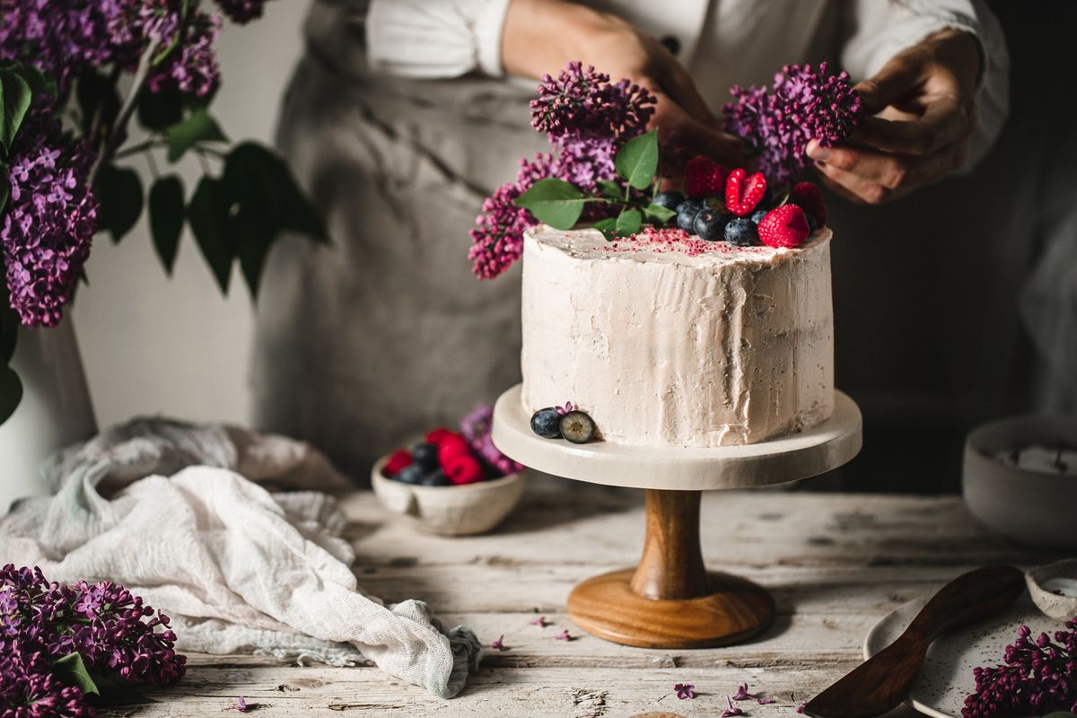 The Art of Summer: Cake Decorating