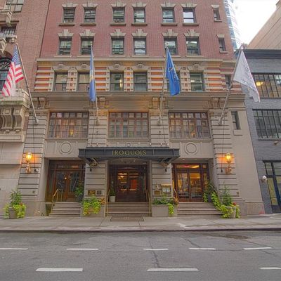 Iroquois Hotel