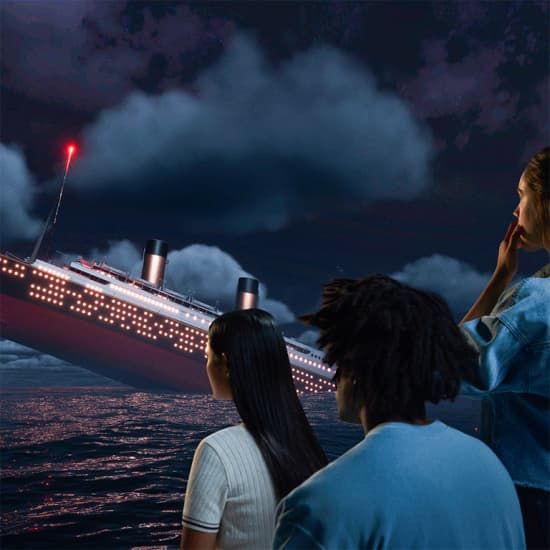 Promo Pack: Titanic VR + The Art of the Brick