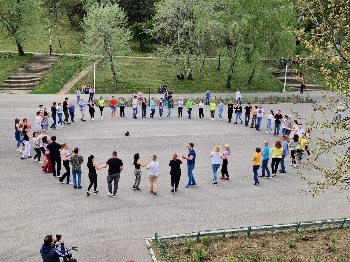 Bucharest Rueda De Casino Flashmob 2025