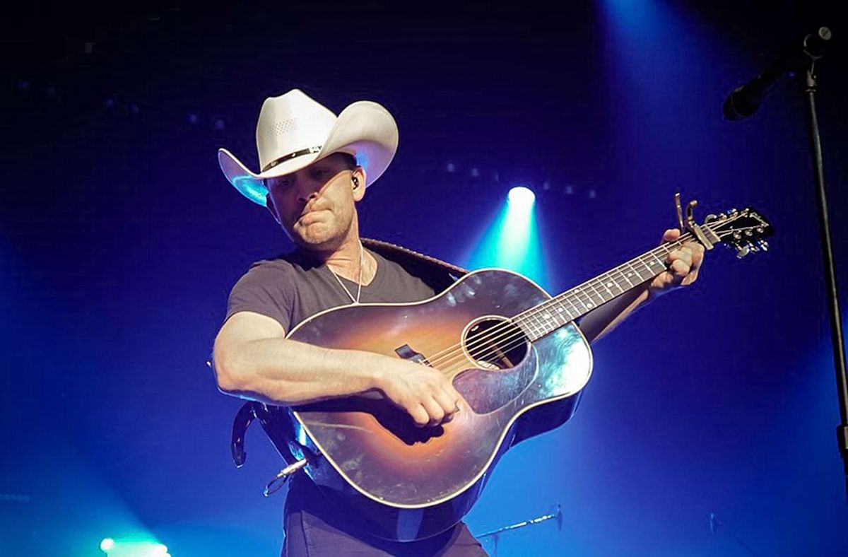 Justin Moore at PETCO Park