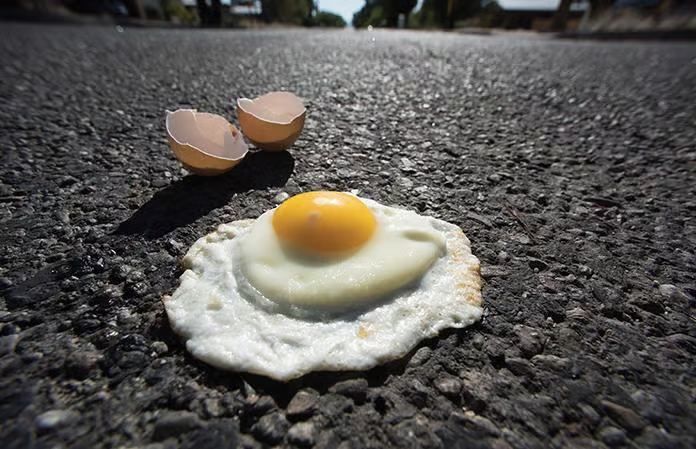 Sidewalk Egg Fry!