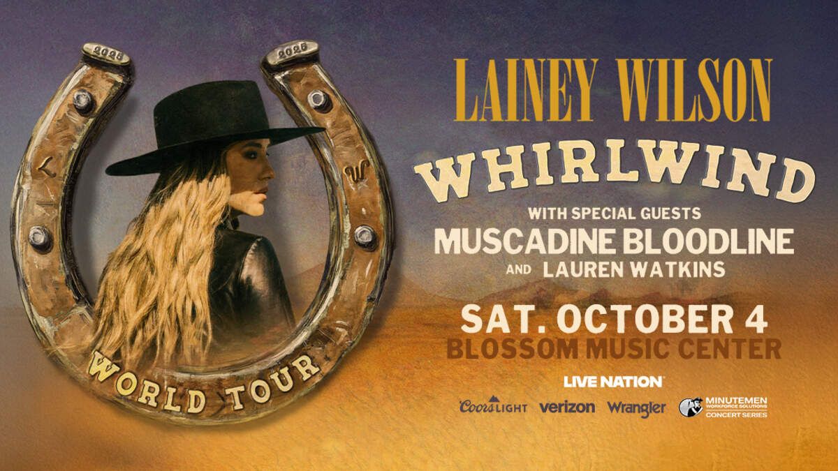 Lainey Wilson with Muscadine Bloodline and Lauren Watkins