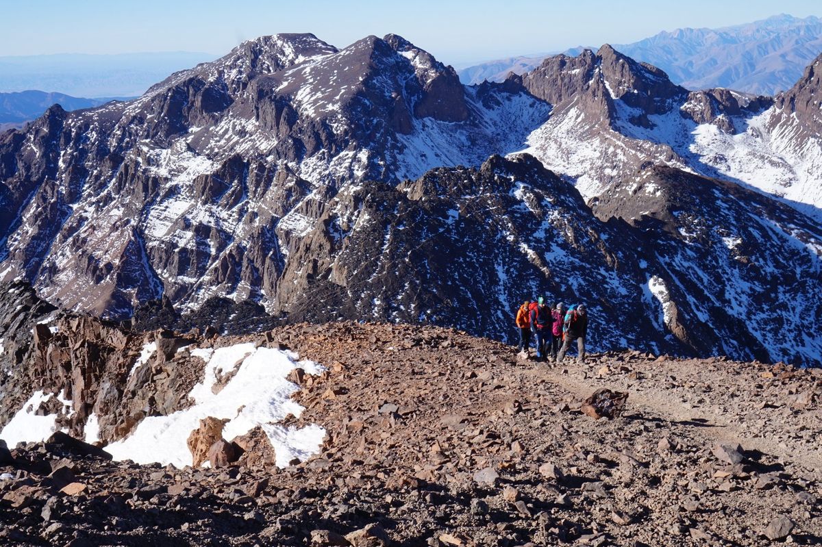 Subida al Toubkal: El Techo del Atlas Marroqu\u00ed 