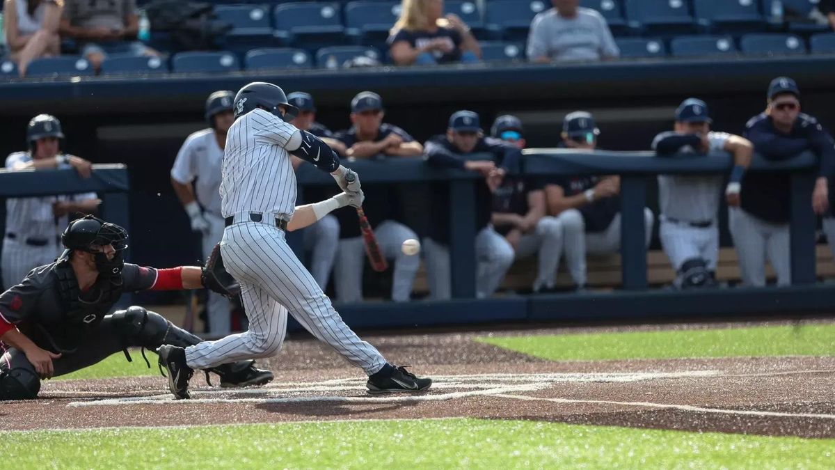Parking UConn Huskies at Maine Black Bears Womens Hockey