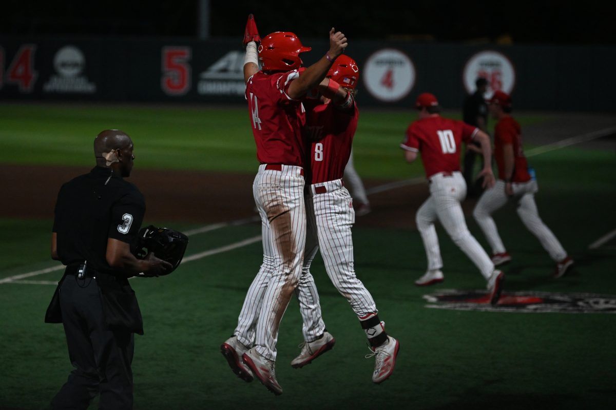 Parking Clemson Tigers at Stanford Cardinal Womens Basketball