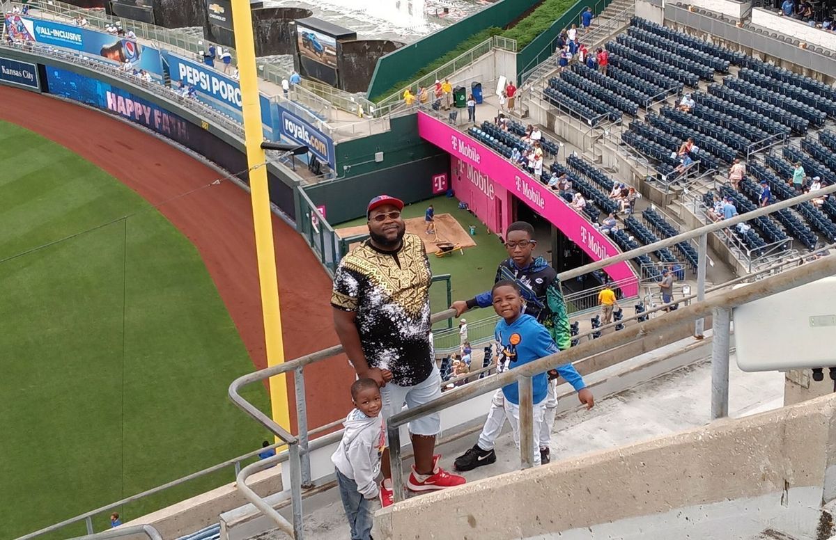 Parking Los Angeles Angels at Kansas City Royals