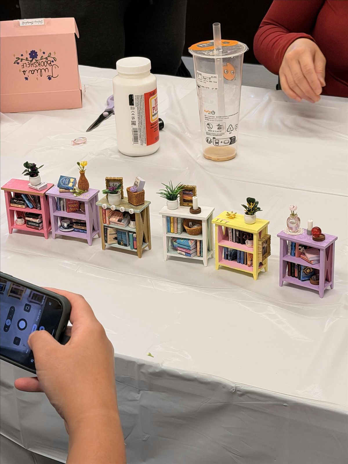 Mini Bookshelf Decorating Workshop