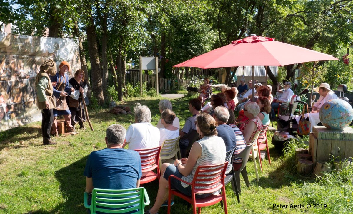 Burendag! Leydse Kluchten Compagnie speelt weer op de Buurttuin!