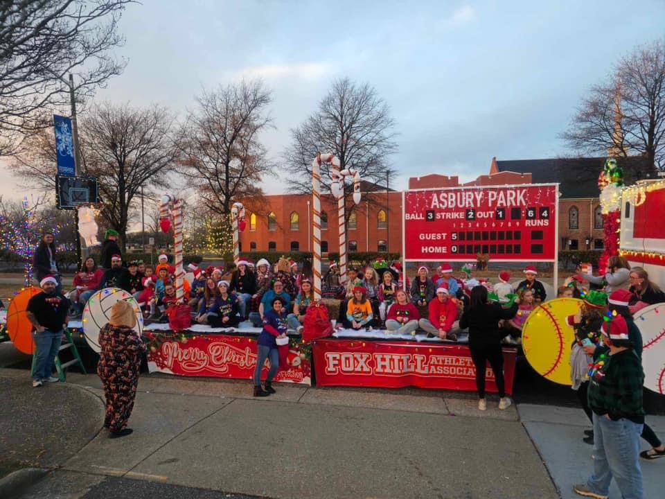 Hampton Holly Days Christmas Parade