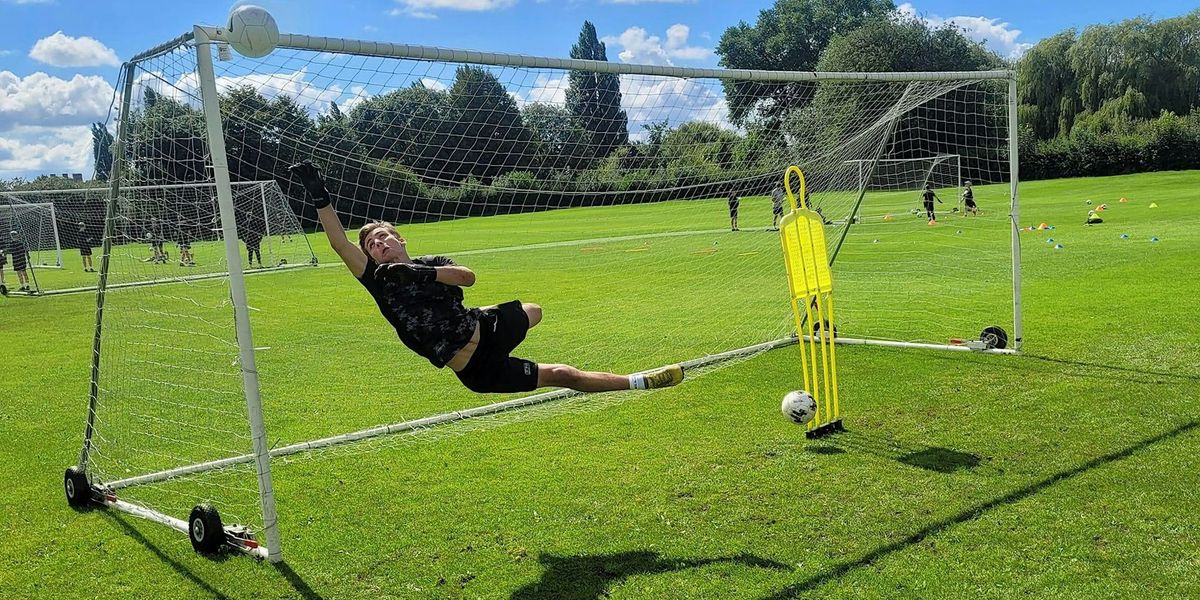 Sells Pro Training Reading Goalkeeper Trial Day