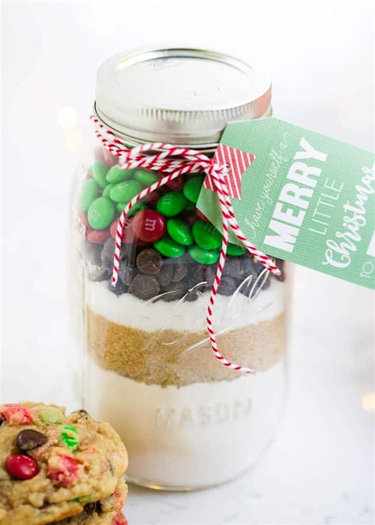 DIY Holiday Cookies in a Jar