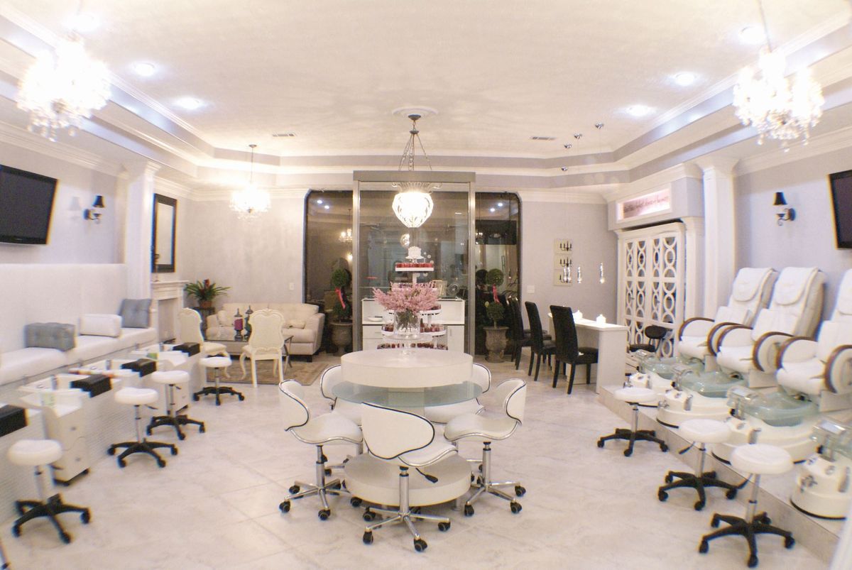 Mother\u2019s Day Bliss ! Pamper yourself with a pedicure with Mom