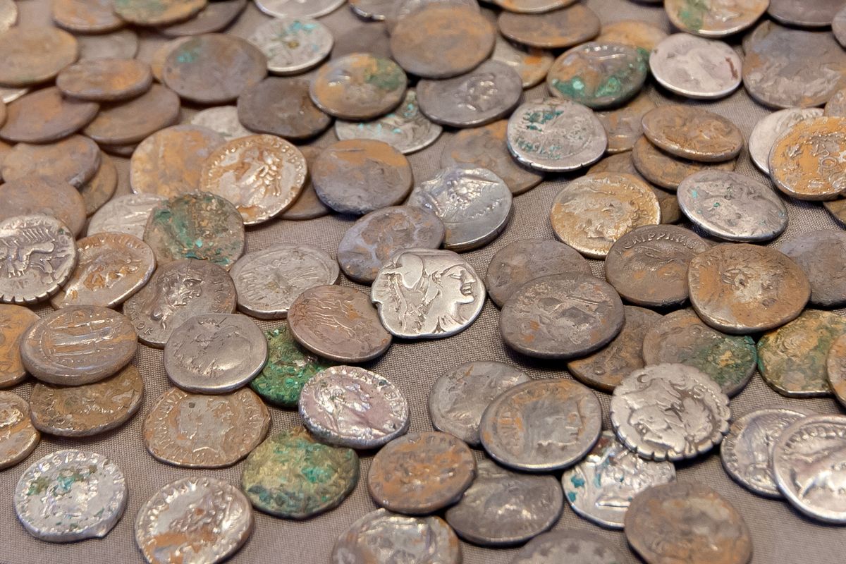 Show and Tell \u2013 The South Warwickshire Roman Coin Hoards