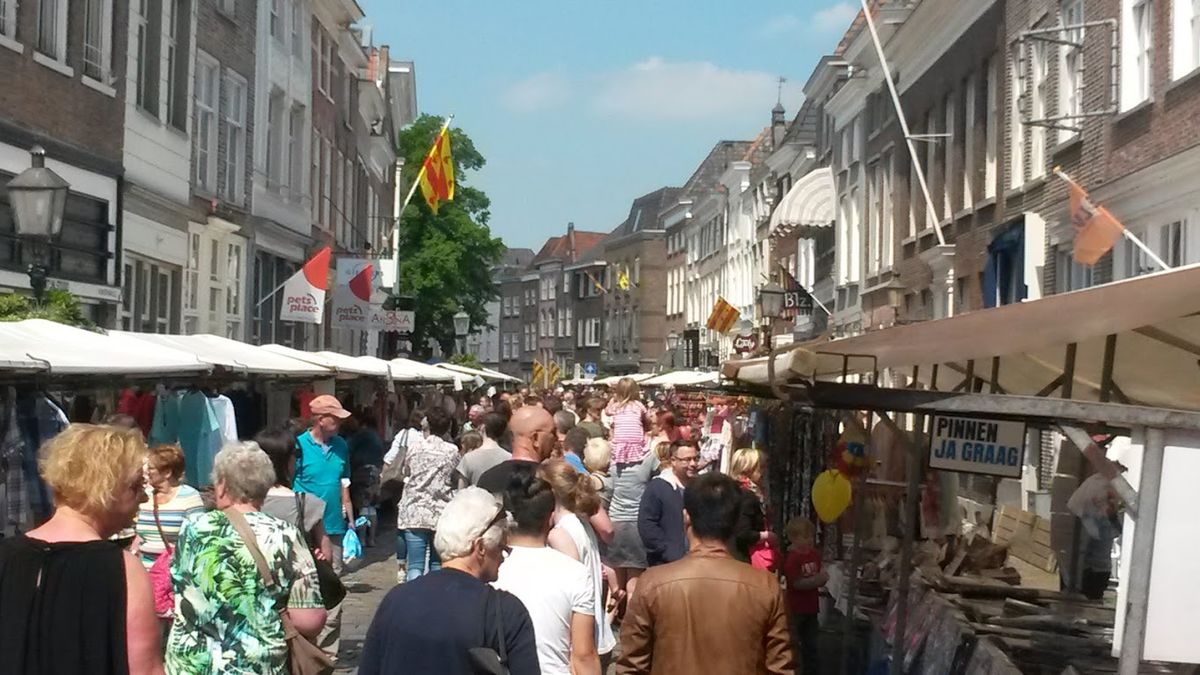 Pinkstermarkt Grave zondag 1e pinksterdag 8 juni