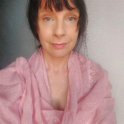 Avril Intuitive Clairvoyant Channel & Healer