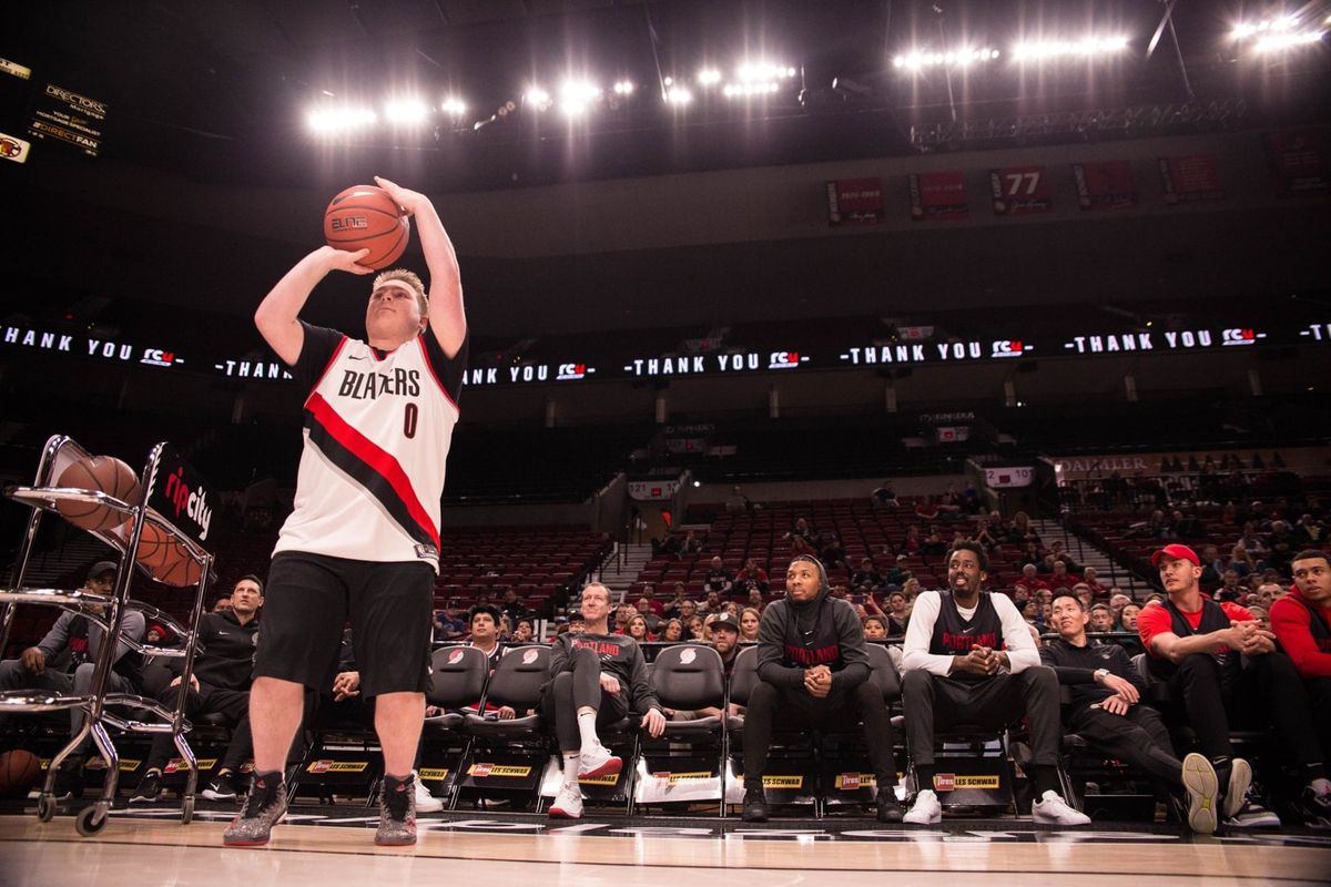 Parking Toronto Raptors at Portland Trail Blazers