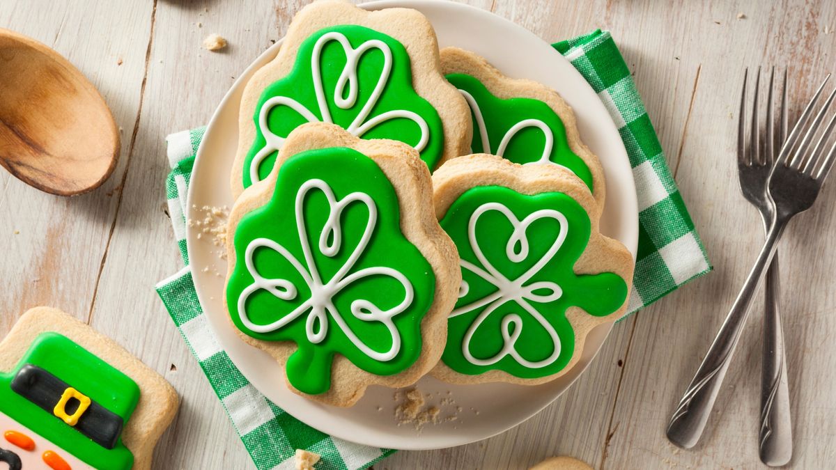 Saint Patrick's Day Cookie Decorating (10:00am)