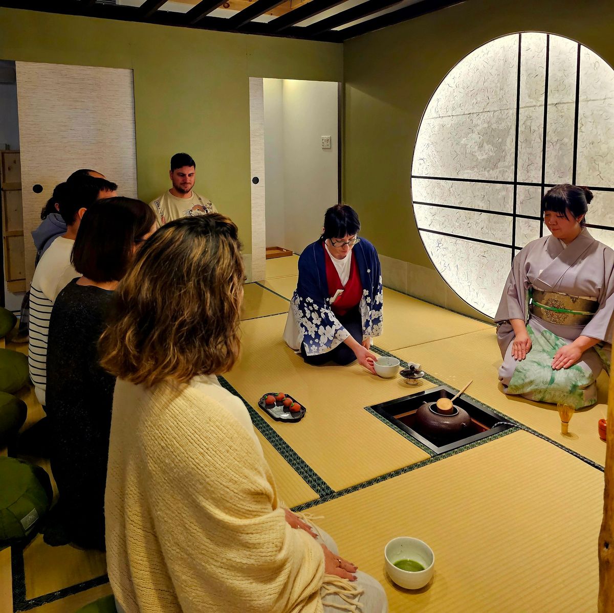 Atelier de Matcha | D\u00e9monstration de Chanoyu - Hatsugama, le 1er th\u00e9 de l'ann\u00e9e