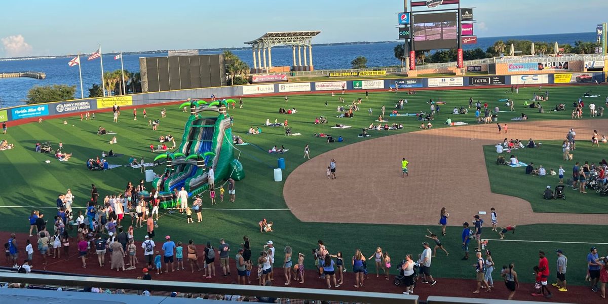 Parking Pensacola Blue Wahoos at Columbus Clingstones