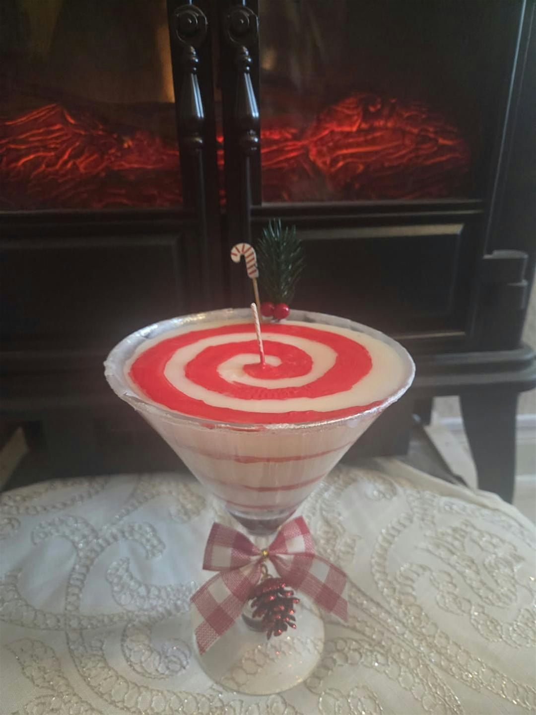 Make Your Own Candy Cane Martini Candle