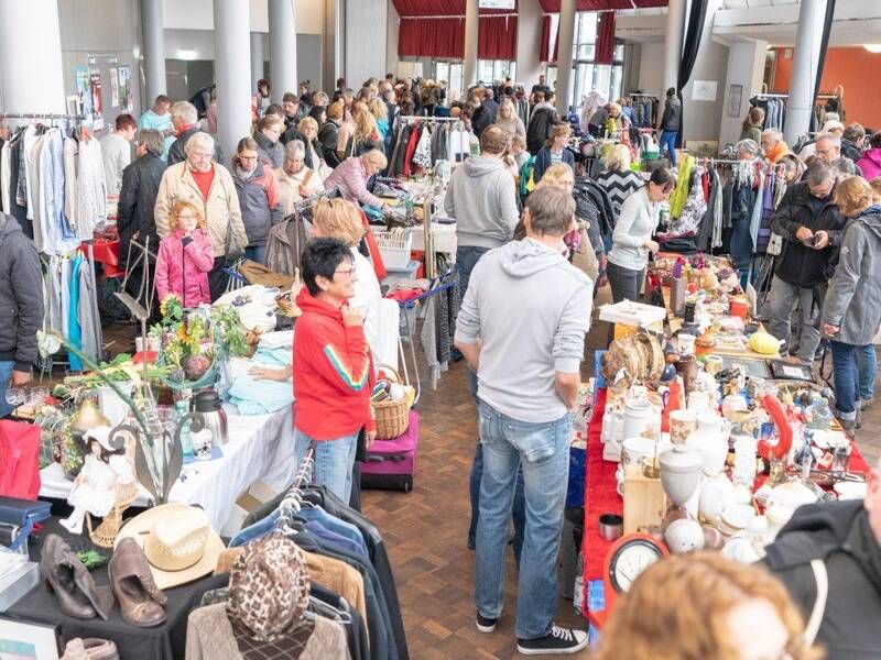 Hallentr\u00f6del - Flohmarkt IN der Stadthalle Soest