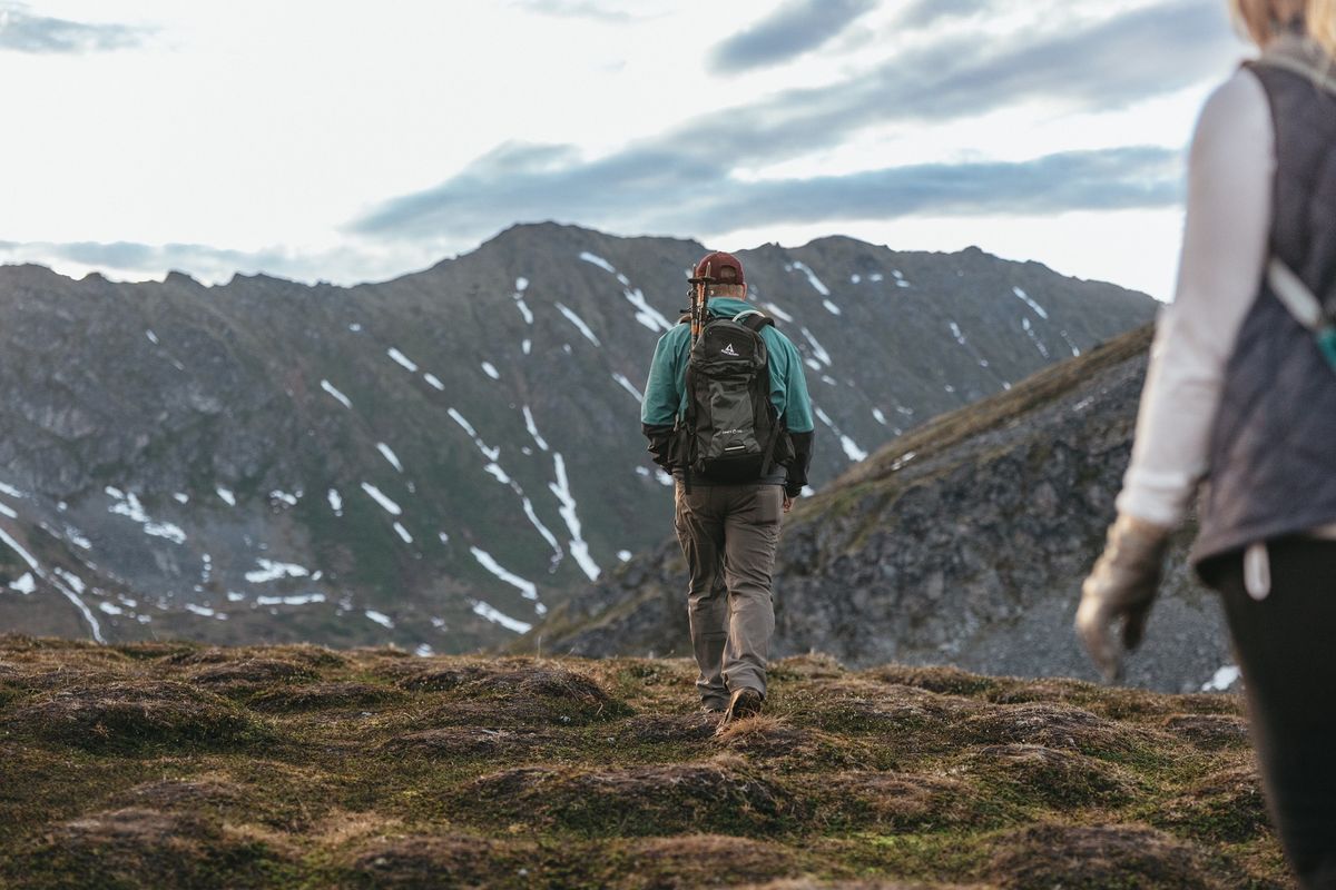 Little O'Malley Peak Community Hike \u2744\ufe0f\ud83e\udd7e