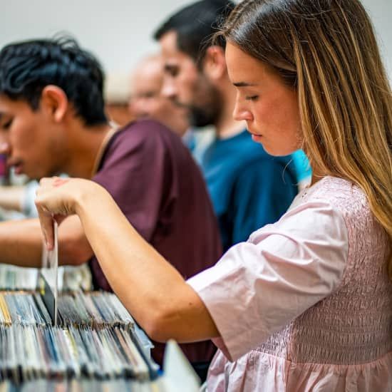 PARIS VINYL SALE 10 - 50 000 vinyles \u00e0 - de 10\u20ac