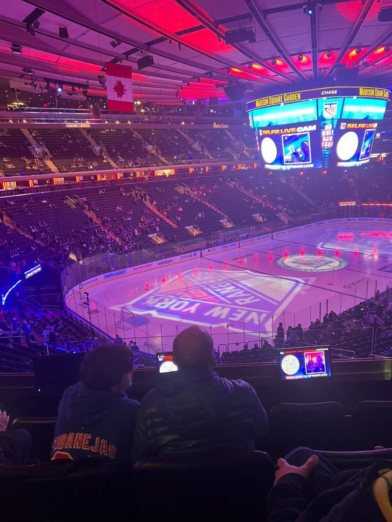 Columbus Blue Jackets at New York Rangers at Madison Square Garden