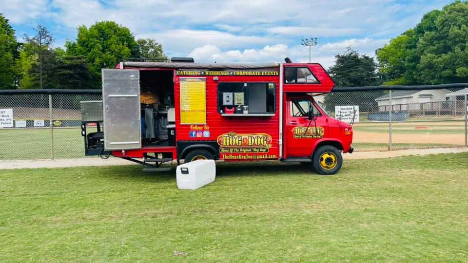 The Hog N' Dog Too Food Truck at Americana