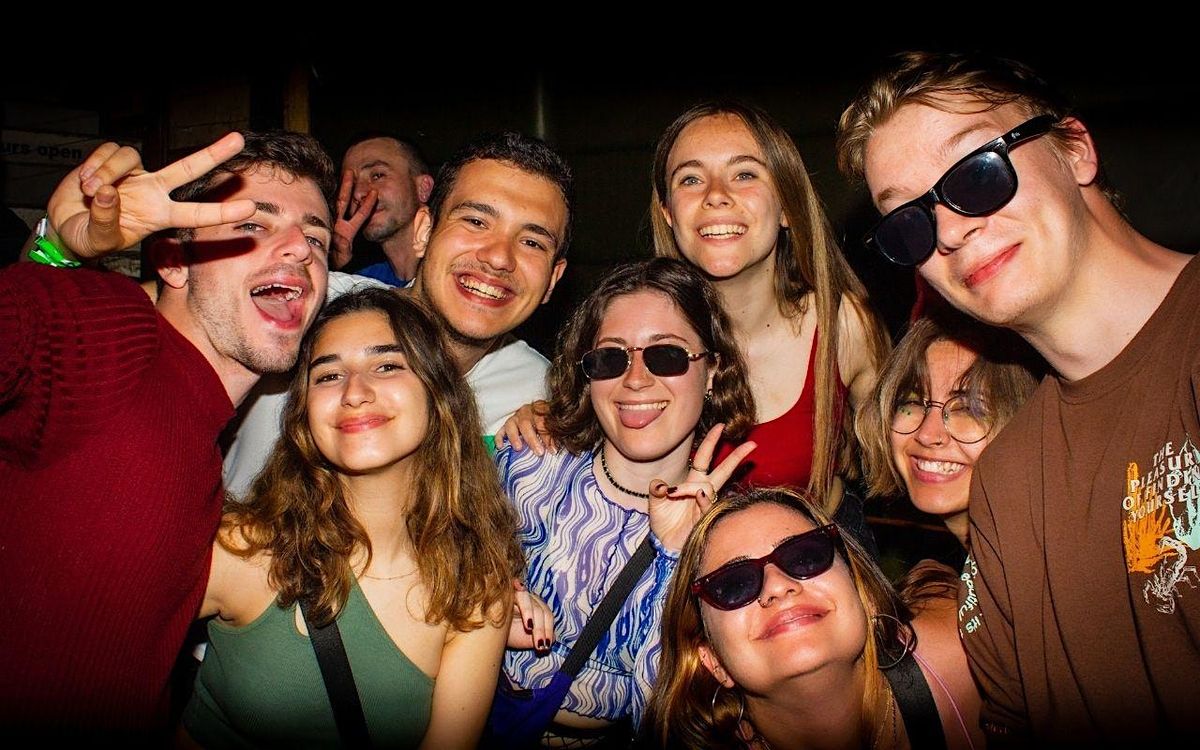 Paris: New Year's Eve Pub Crawl With Free Shots & VIP Club Entry