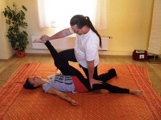 Thai Yoga Massage Ausbildung In 2 Teilen Mit Milam Horn Balance Zentrum Fur Energie Und Korperarbeit Dresden 8 April To 11 April