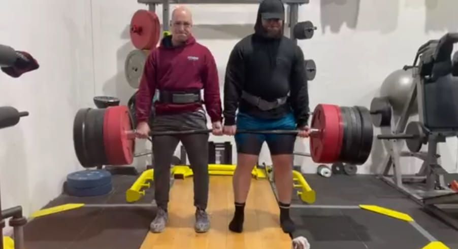 Random Tandem deadlift 