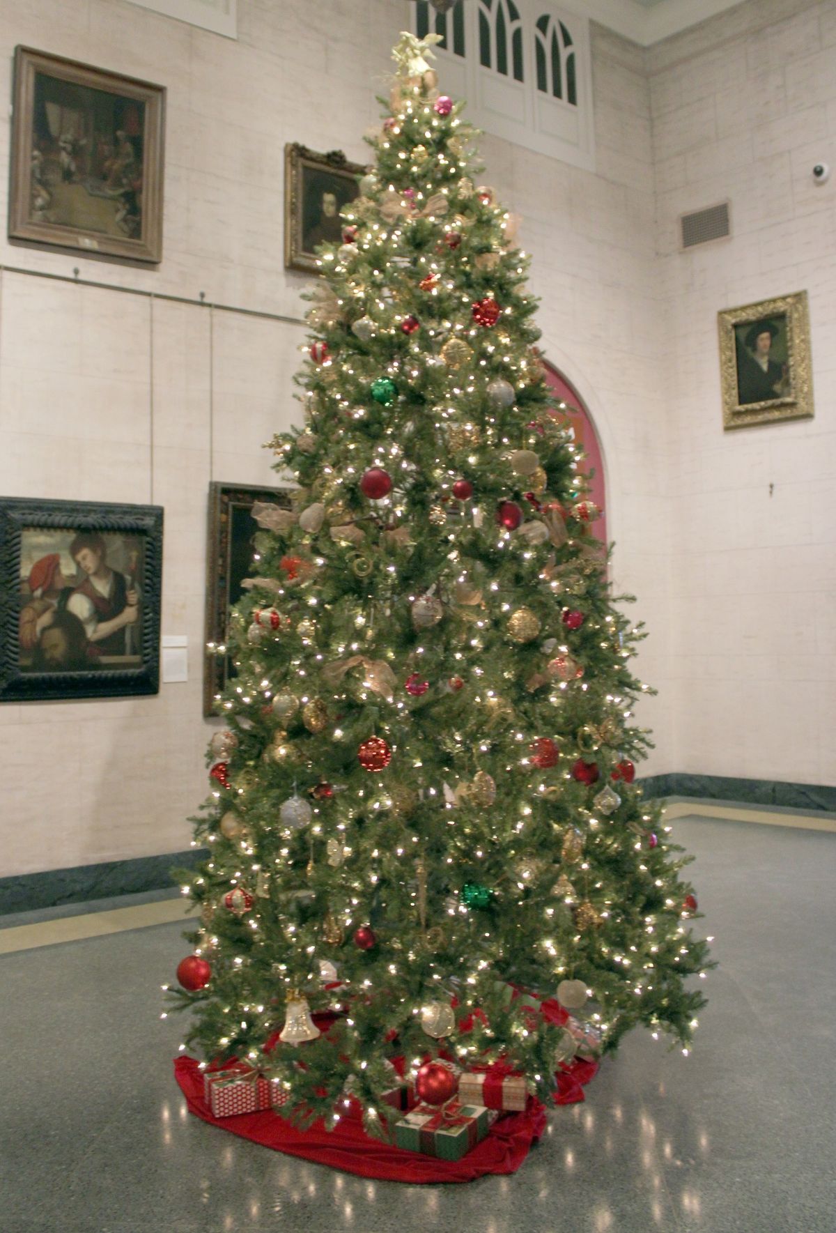 Holiday Nights at the Museum: City Park Tree Lighting.