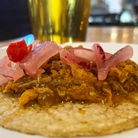 Men\u00fas de tacos en Taquer\u00eda Los Carnales