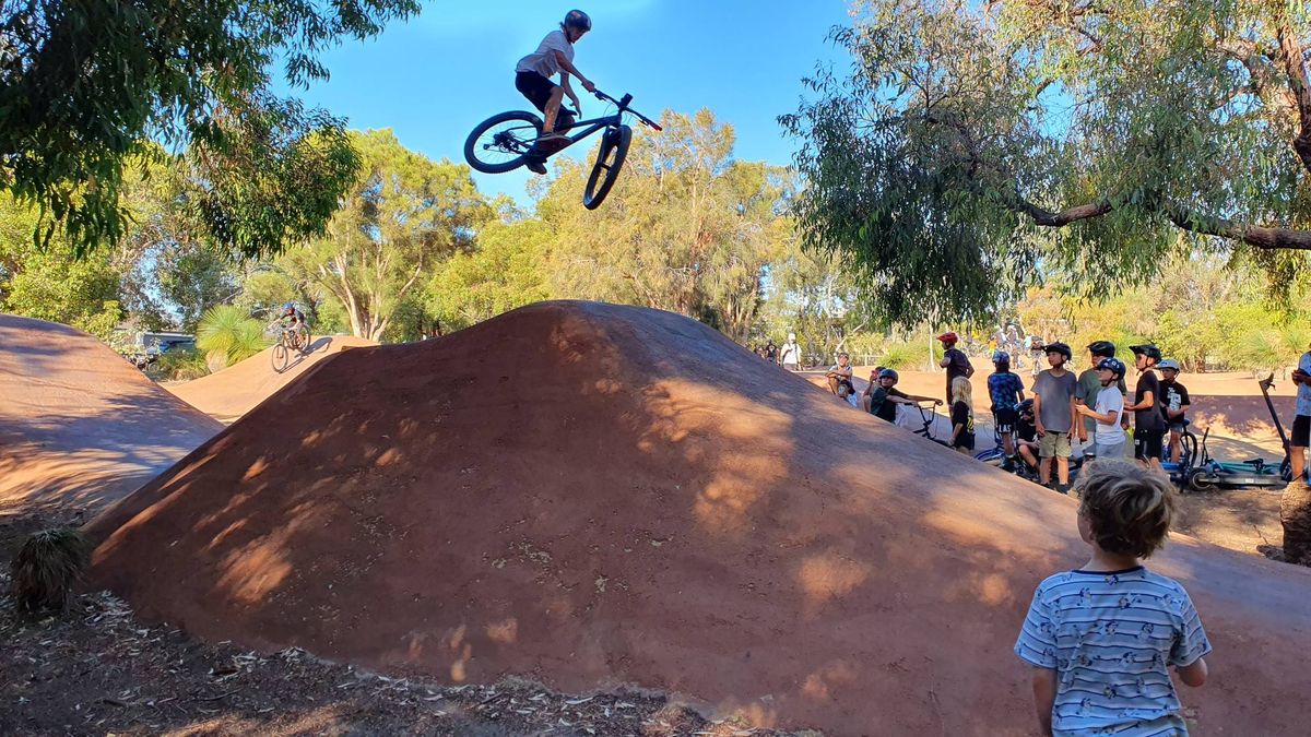 Bayswater - BMX \/ MTB jump track jam session