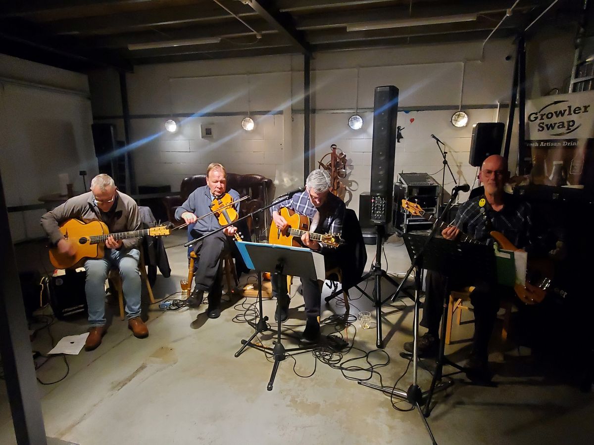 Longueville Hotclub playing French Gypsy Jazz