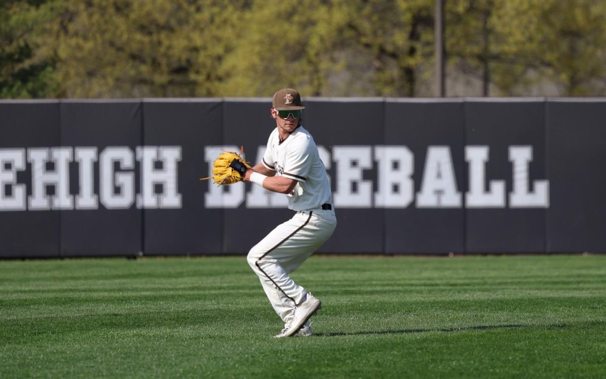 Parking Holy Cross Crusaders at Navy Midshipmen Mens Basketball