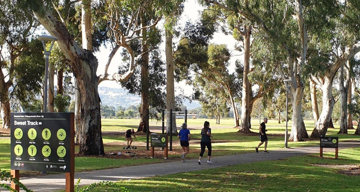 Guided Walk - The northern half of Victoria Park \/ Pakapakanthi (Park 16)