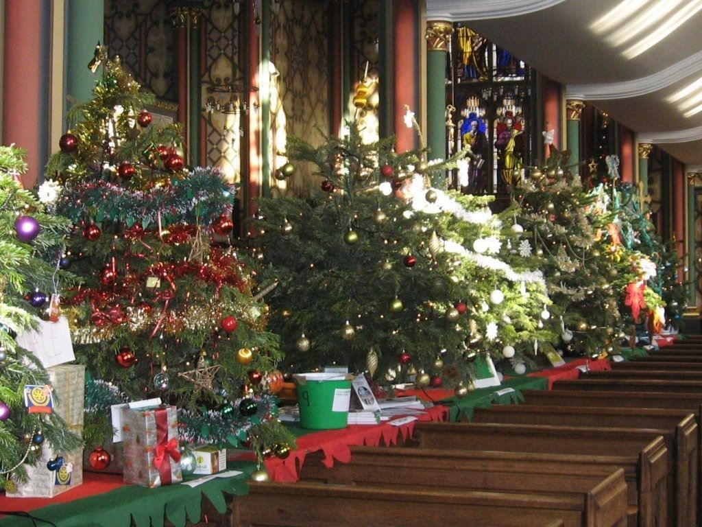 The Oldham Choir  Are at the Oldham Christmas Tree Festival