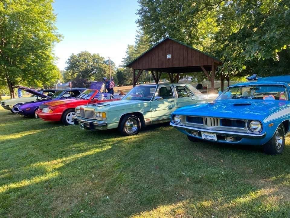 Classic Cars,Trucks and Tractors in the Park \u2026Presented by the Roberts Lions Club 