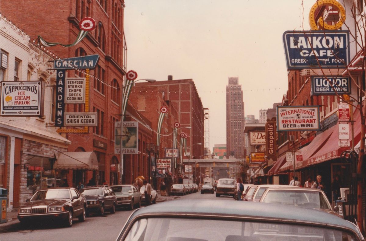 Tastes of the Neighborhoods: Detroit Food and History Tour